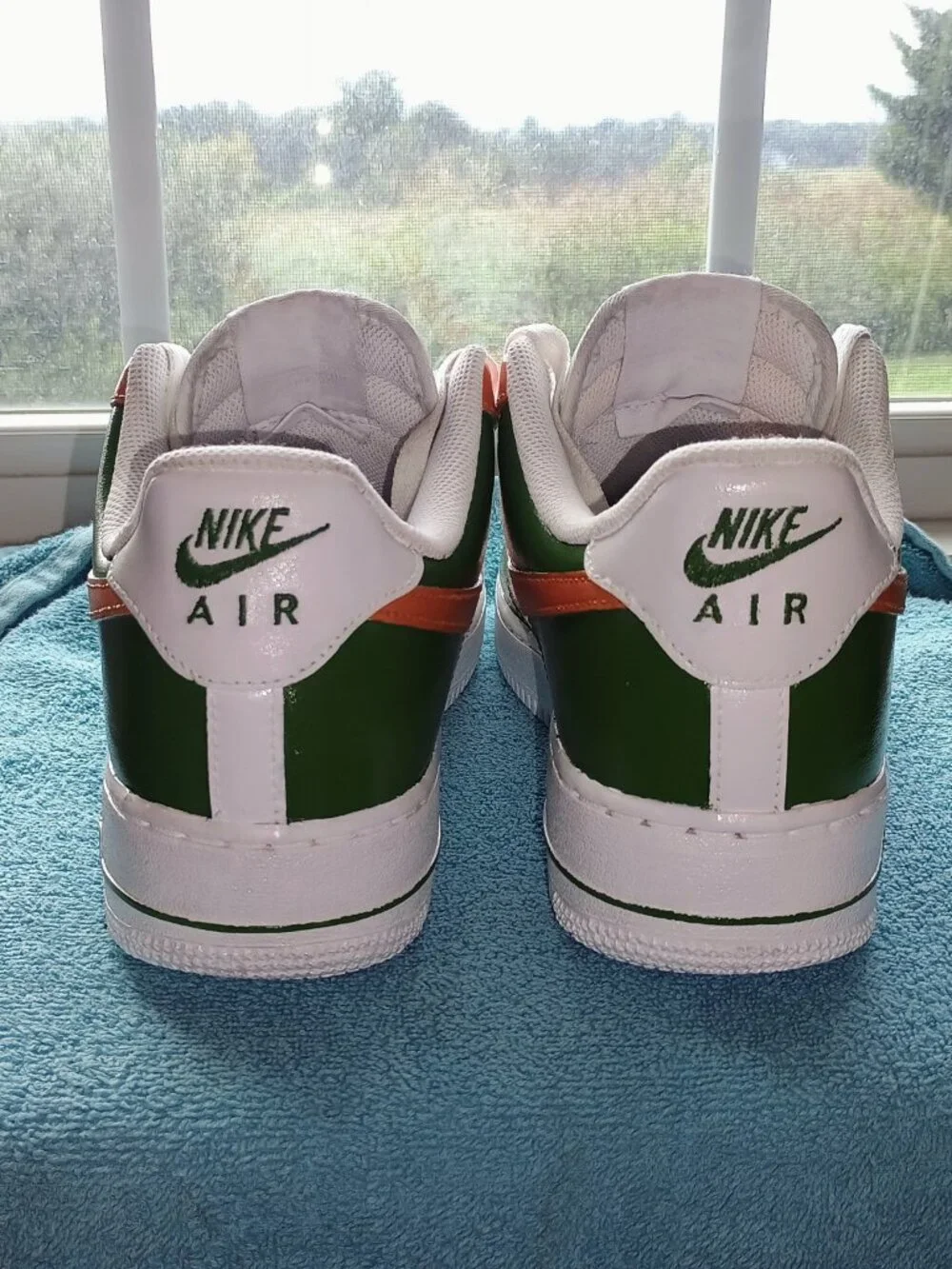 Nike looking pair